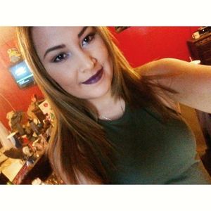 Meet your Posher, Petra luna