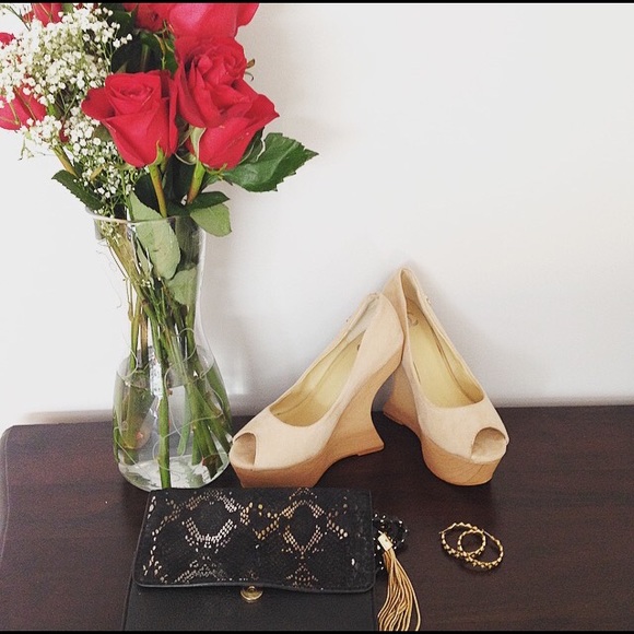 sexy,edgy wedge/heels