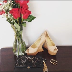 sexy,edgy wedge/heels