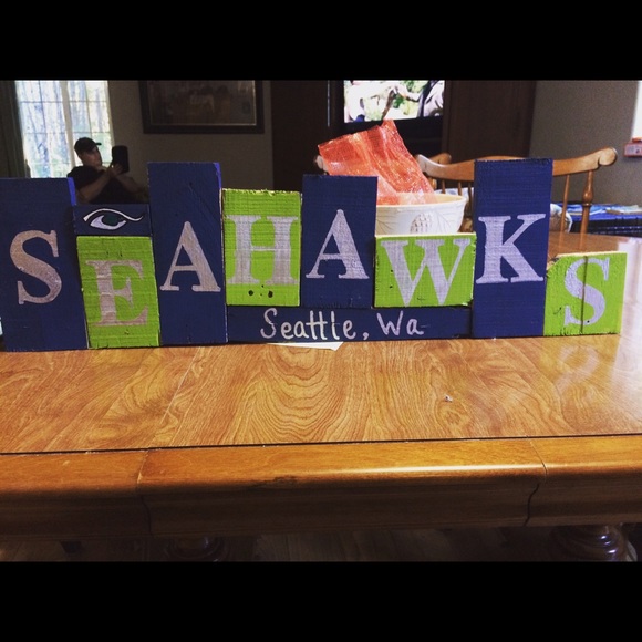 Seahawks pallet sign