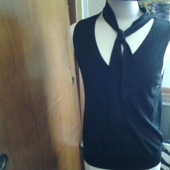 Beautiful sleeveless black blous3.
