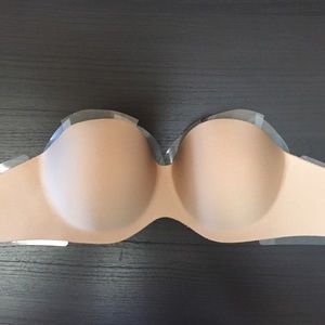 Strapless/backless bra