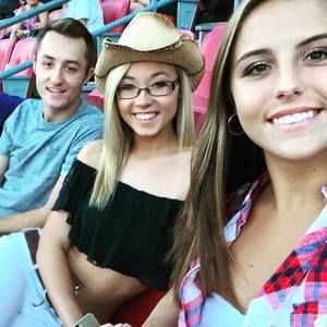 Meet your Posher, Hailey