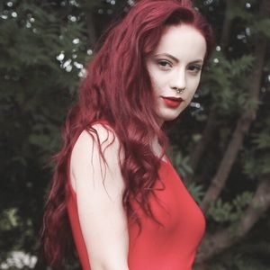 Meet your Posher, Hollyjo