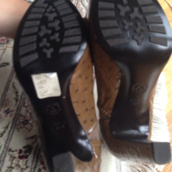 Bally never worn pumps