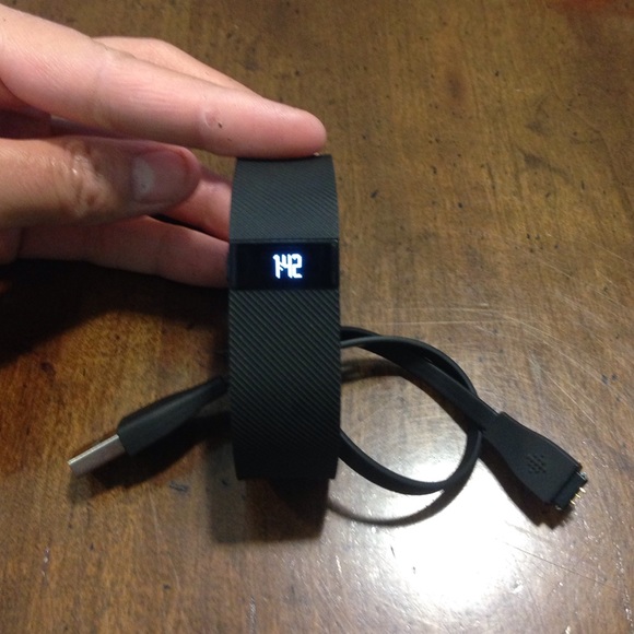 Fitbit - Charge FB404
