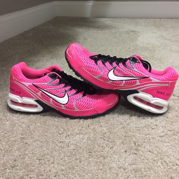 Nike Shoes - Nike shoes airmax never worn