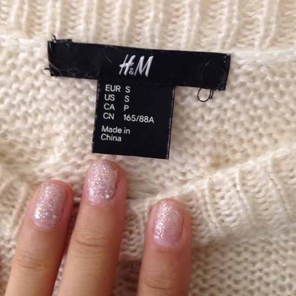 sweater - Picture 3 of 4