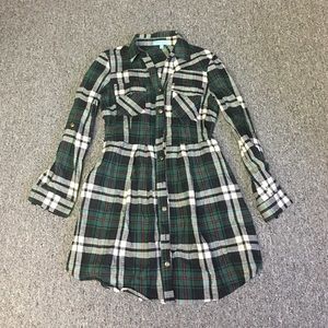 Adorable green plaid dress.