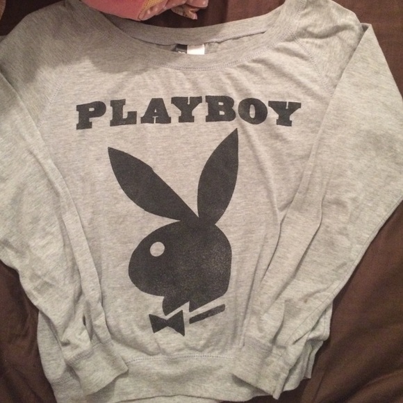 Grey long sleeve tee