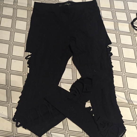 Cute ripped leggings