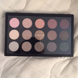 Mac eyeshadow palatte