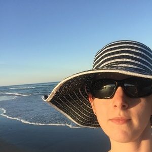 Meet your Posher, Wendy