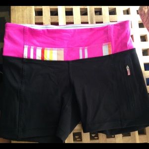 Lululemon Boogie Short with side zip pocket