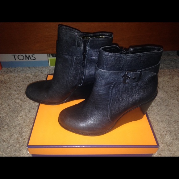 Arturo Chiang Black Leather Booties Size 8.5