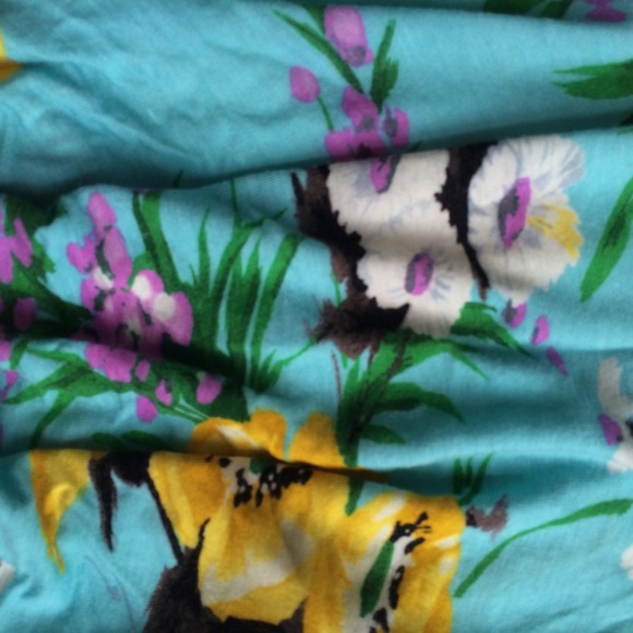 Blue / Floral Print Crop Top - Picture 2 of 2