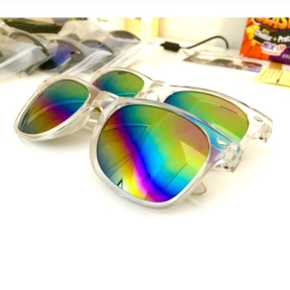 Accessories - Clear Rainbow Wayfarer