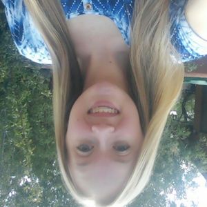 Meet your Posher, Brooke