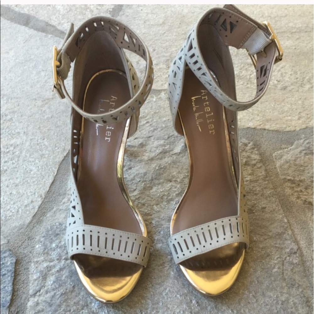 Nicole Miller Artelier Ivory Leather Pumps