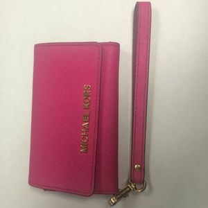 Michael Kors iPhone wallet case fits a 5 or 5s