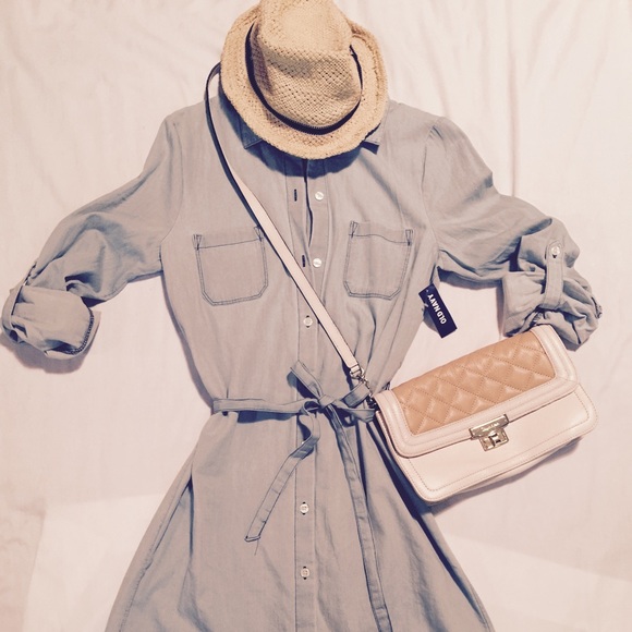 🎉HP🎉Chambray Shirt Dress