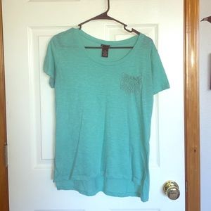 Rue 21 teal cotton tee with lace pocket💕