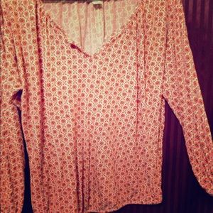Loose fitting size medium women's blouse