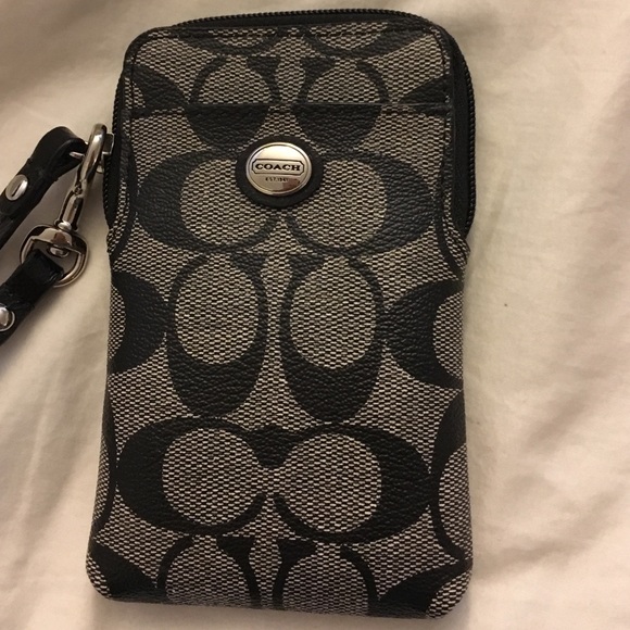 ⛔️SOLD⛔️ Mini wrislet for Cell phone and cc