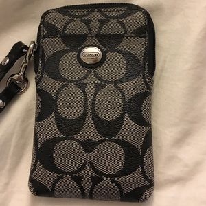 ⛔️SOLD⛔️ Mini wrislet for Cell phone and cc