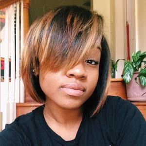 Meet your Posher, Novia