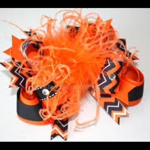 Pre order your Halloween bow now! $12
