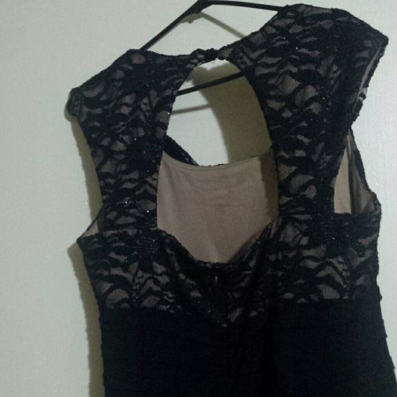 Dress - Picture 4 of 4