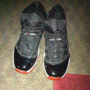 Jordan retro 11's