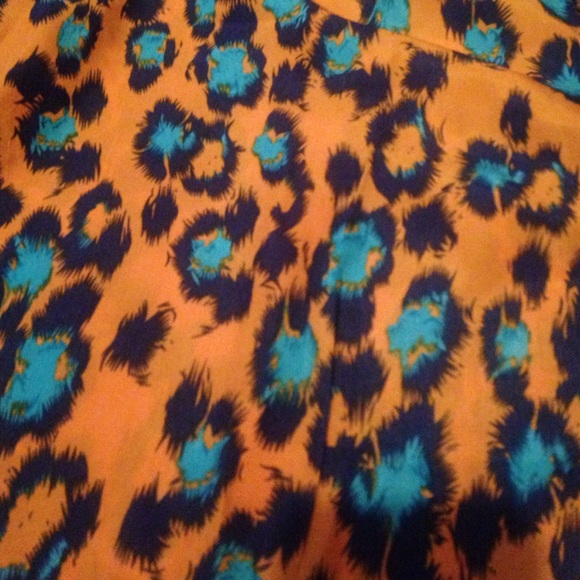 NWT Orange Leopard Top - Picture 3 of 3