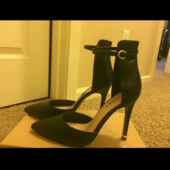 Guess Shoes - GUESS Abaih  pumps Size 7.5 Black