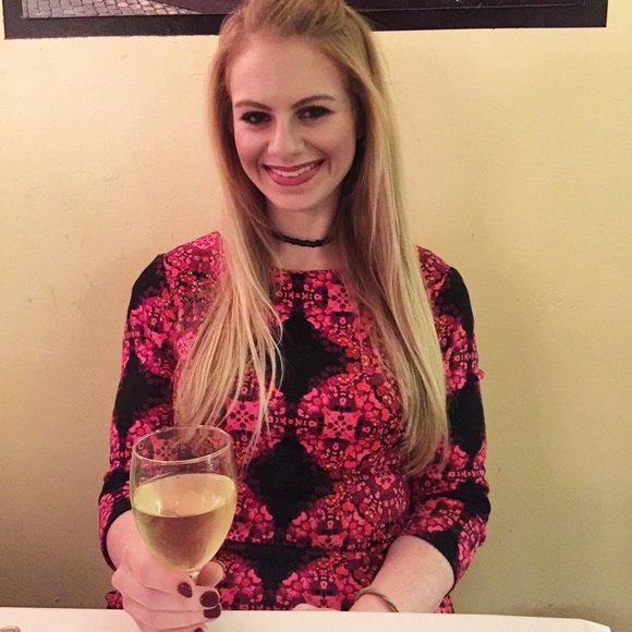 Meet your Posher, Hannah - Picture 3 of 3