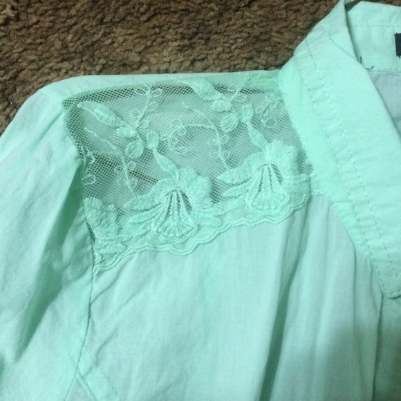 Green, button down. - Picture 2 of 3