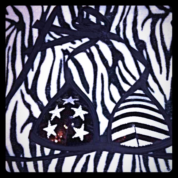 Limited edition Victoria's Secret bikini top (M)