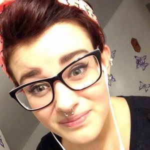 Meet your Posher, Becca