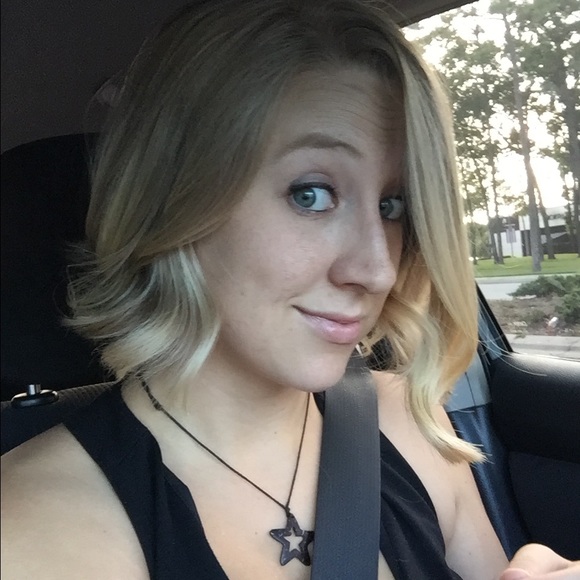 Meet your Posher, Tracy - Picture 2 of 2