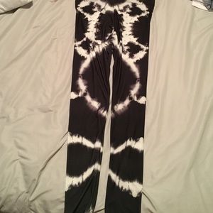 Hot Topic Black and White Leggings