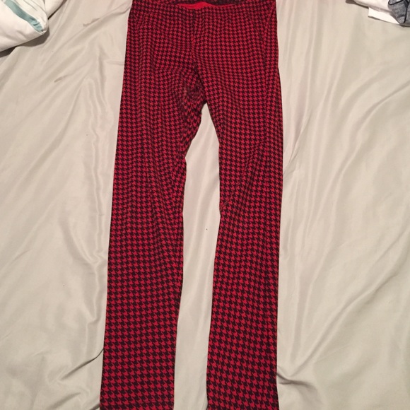 Old Navy Red and Black Leggings