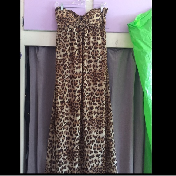 Cheetah print strapless sun dress!