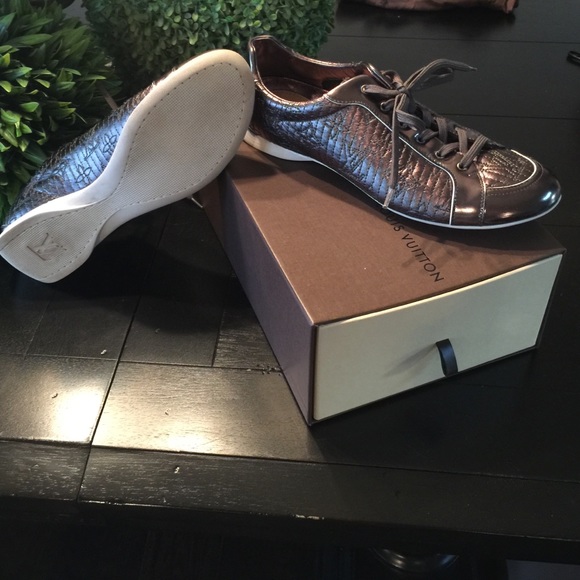 Louis Vuitton sneakers metallic gun metal