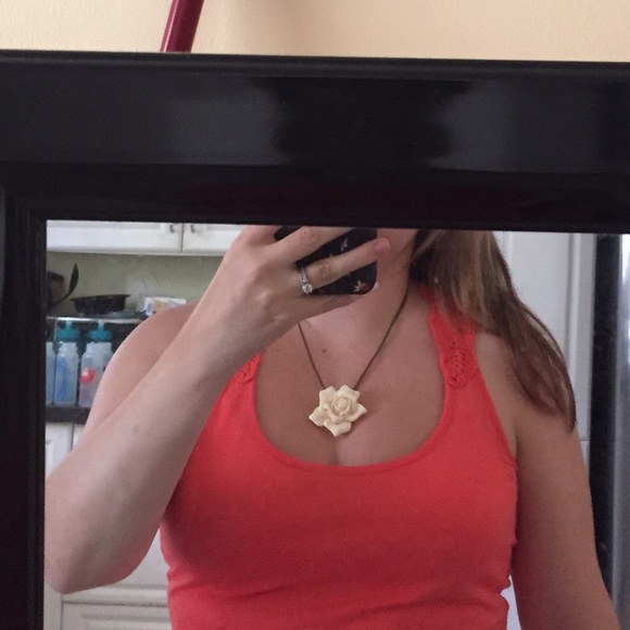 Cute large cream colored rose necklace