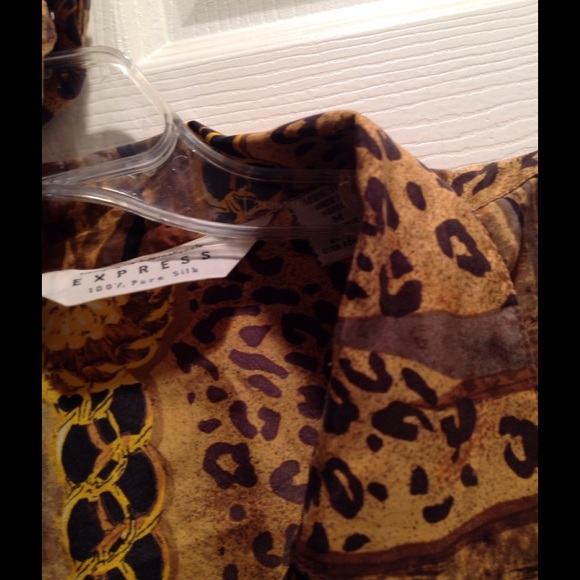 Vintage - Express 💯 Silk Blouse🆒⭐️ - Picture 2 of 3