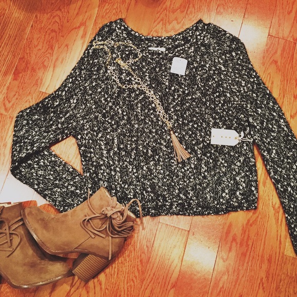 🎉🎉HOST PICK🎉🎉Forever 21 Black/White Sweater