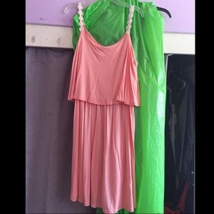 Coral dress with daisies!