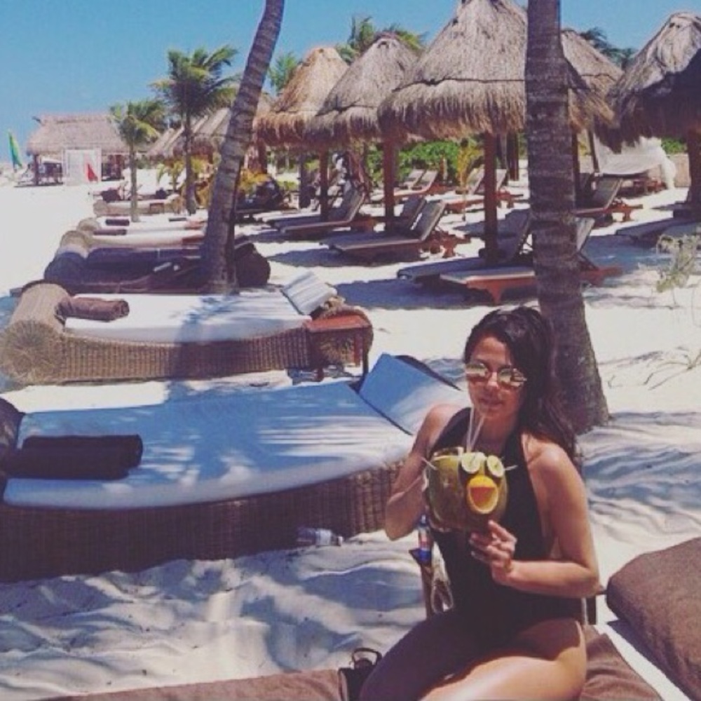 Meet your Posher, Claudia