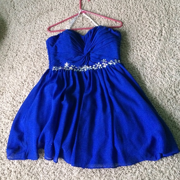 pretty blue dress